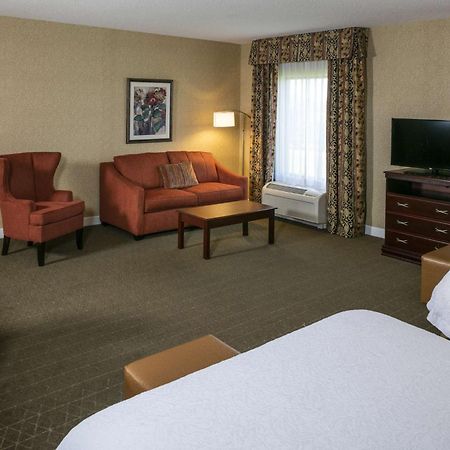 Hampton Inn & Suites Toledo-Perrysburg Rossford Exterior photo