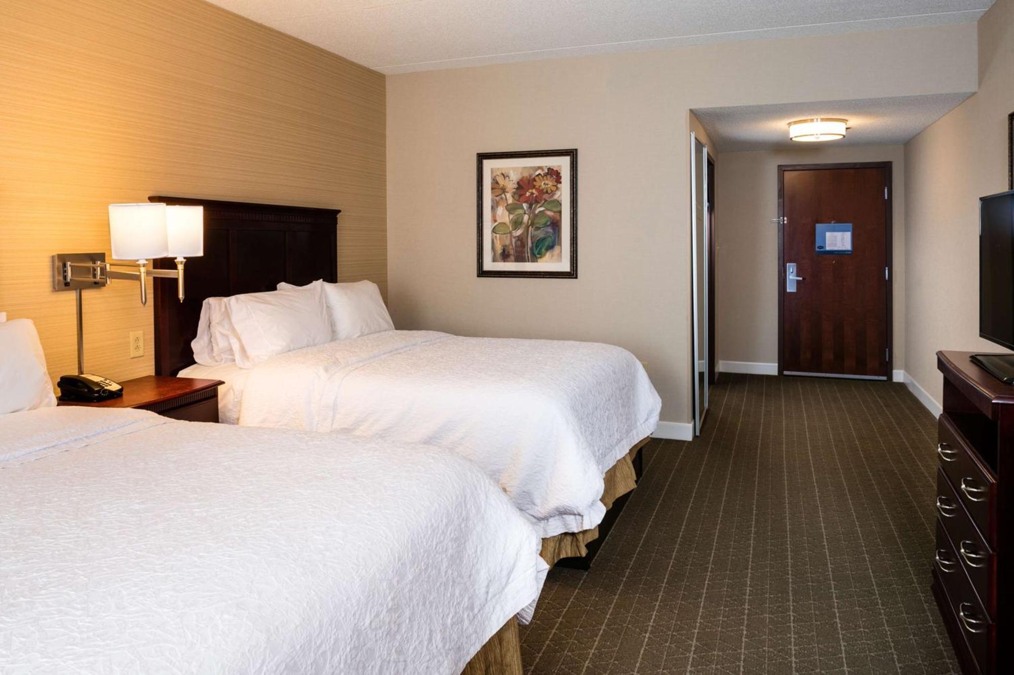 Hampton Inn & Suites Toledo-Perrysburg Rossford Exterior photo