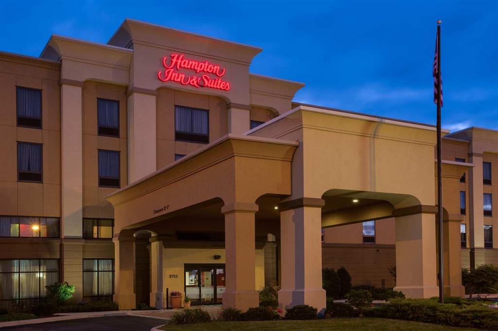 Hampton Inn & Suites Toledo-Perrysburg Rossford Exterior photo